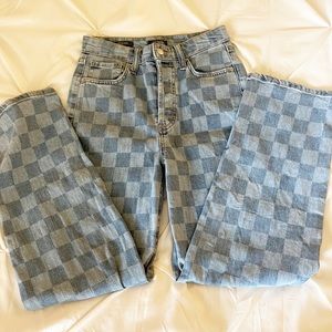 These are wild fable jeans, thats checkered, and in the size 0.